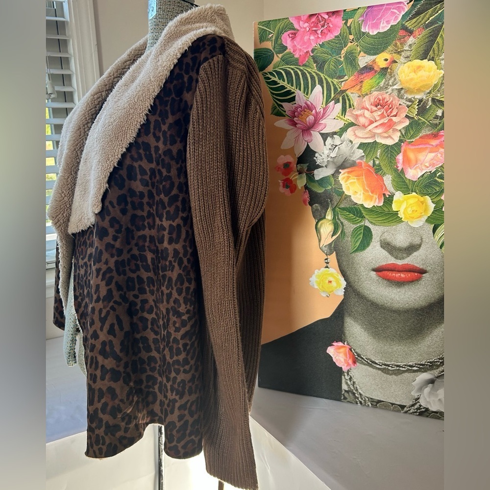 NWOT VINTAGE X AMERICA FAUX FUR LEOPARD PRINT OPEN SWEATER/JACKET. WARM, STYLISH - Picture 3 of 8